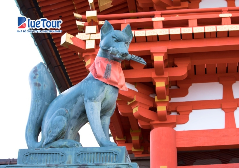 Đền Thờ Fushimi Inari: Thánh Địa Vạn Cổng Torii Huyền Bí Tại Cố Đô Kyoto