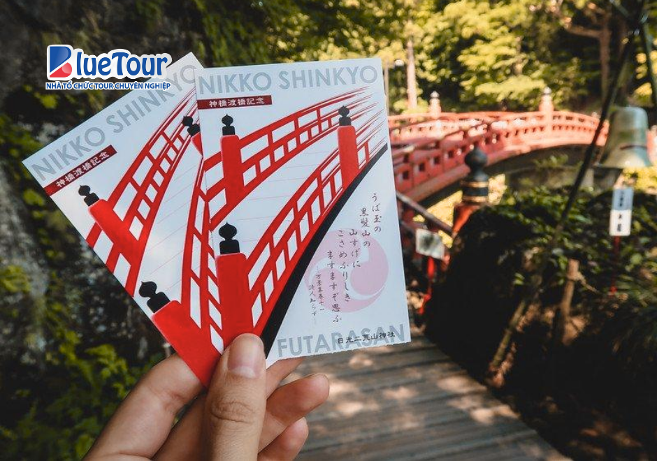 Chiêm Ngưỡng Vẻ Đẹp Của Cầu Shinkyo Mùa Lá Vàng Giữa Rừng Thu Nikko