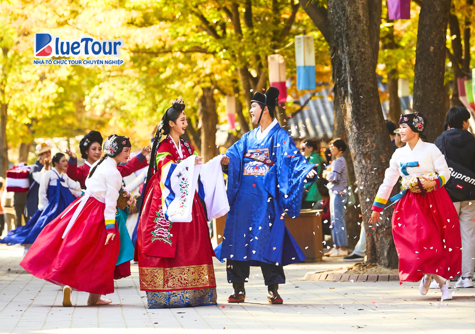Korean Folk Village Trong Sắc Thu: Khám Phá Văn Hóa Hàn Quốc Giữa Mùa Lá Vàng