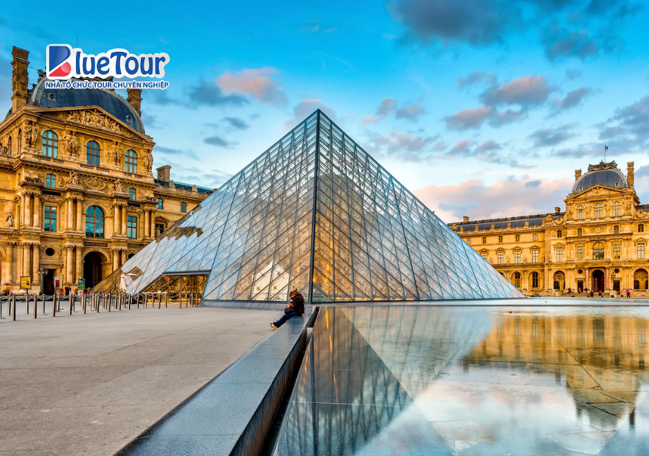 Bảo Tàng Louvre Mùa Thu: Khúc Ca Khải Hoàn Điện Ảnh Giữa Lòng Paris Lãng Mạn