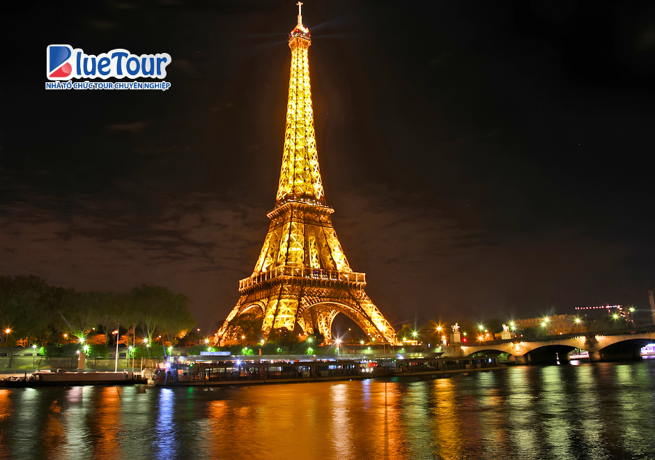 Khám Phá Tháp Eiffel Mùa Lá Vàng: Hành Trình Chiêm Ngưỡng Vẻ Đẹp Paris Khi Thu Về